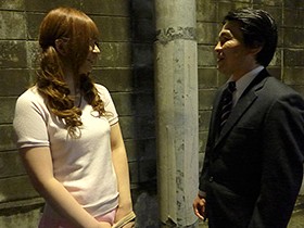 デリヘル呼んだら息子がやってきた…その美貌にガマン出来ずに息子のムスコに欲情する父と母！　サンプル画像04